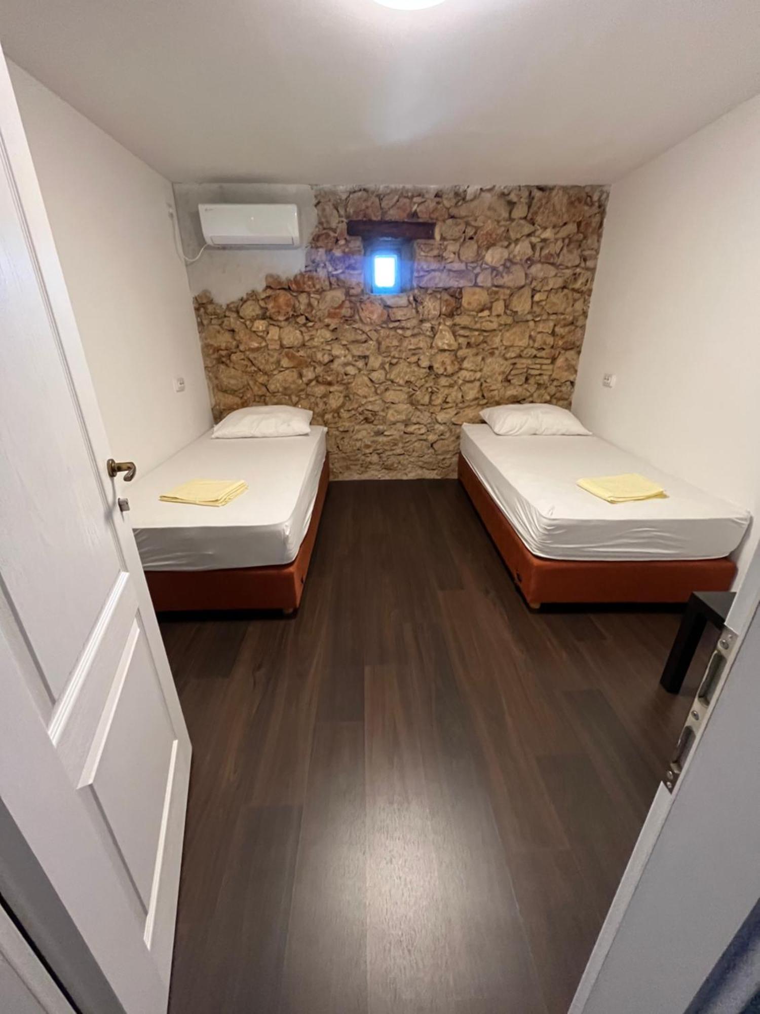 Hostel Old School Rijeka Eksteriør bilde